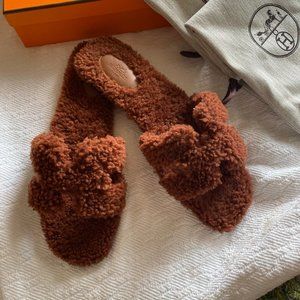 HERMES Shearling Oran Sandals Cognac Size 12 / 42